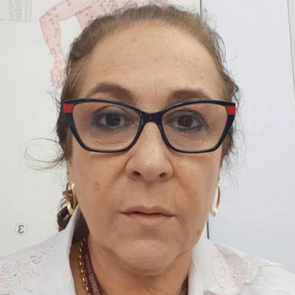 Lenira Leonardis